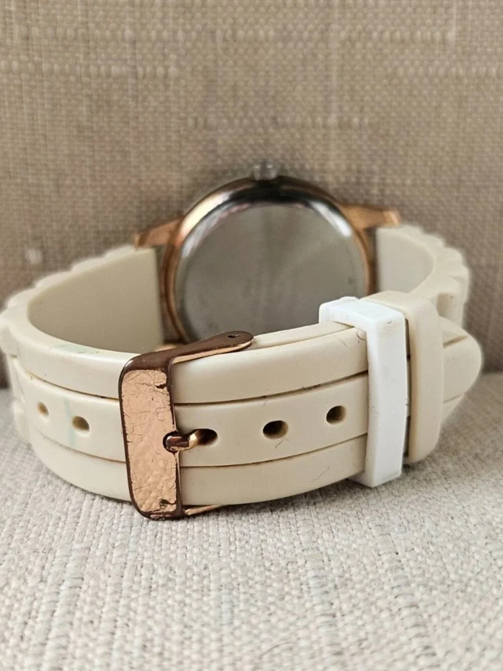 Fashion Wristwatch Beige Rubber Band Strap Quartz Analog Wrist Watch
